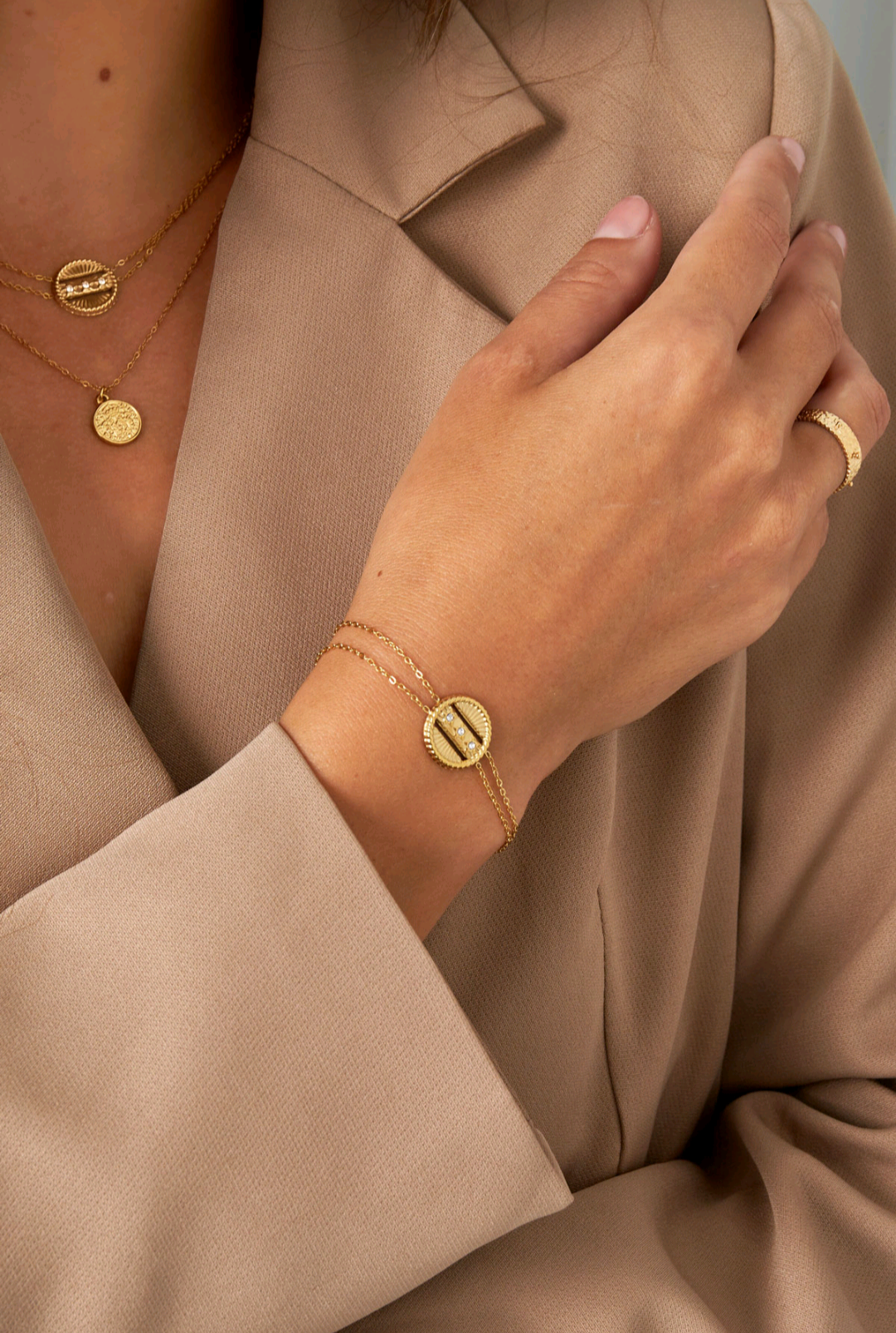 Coin bracelet gold